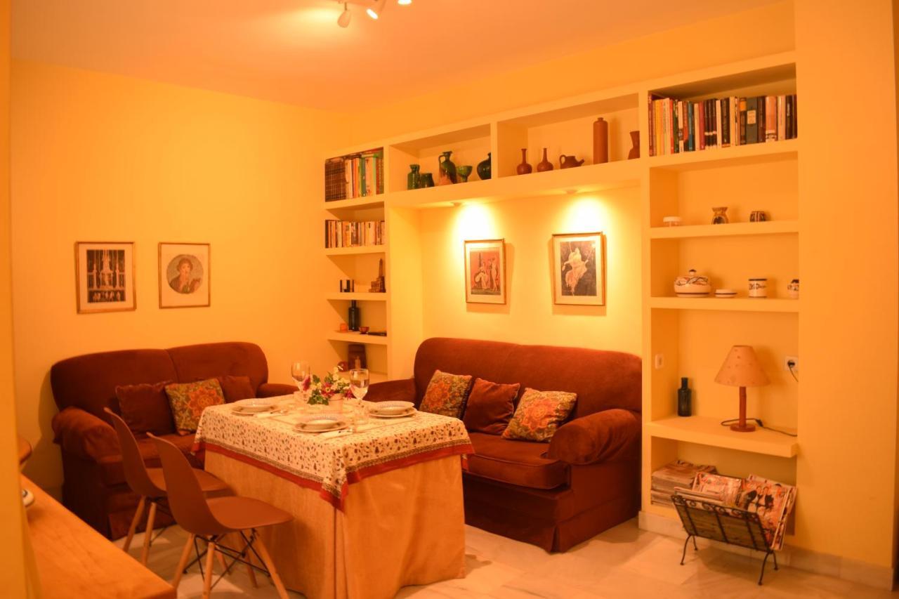 Duplex Donkey Parking Apartment Sevilla Bagian luar foto