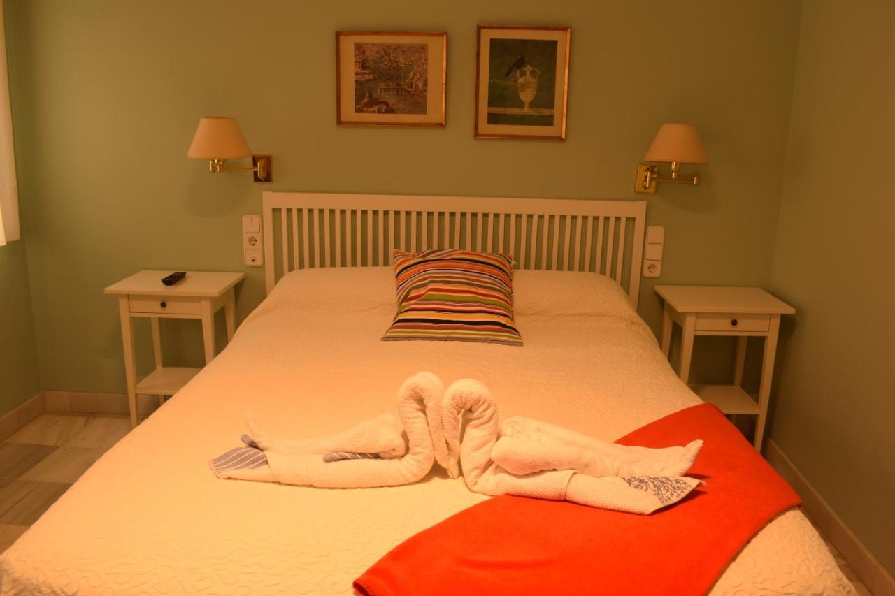 Duplex Donkey Parking Apartment Sevilla Bagian luar foto