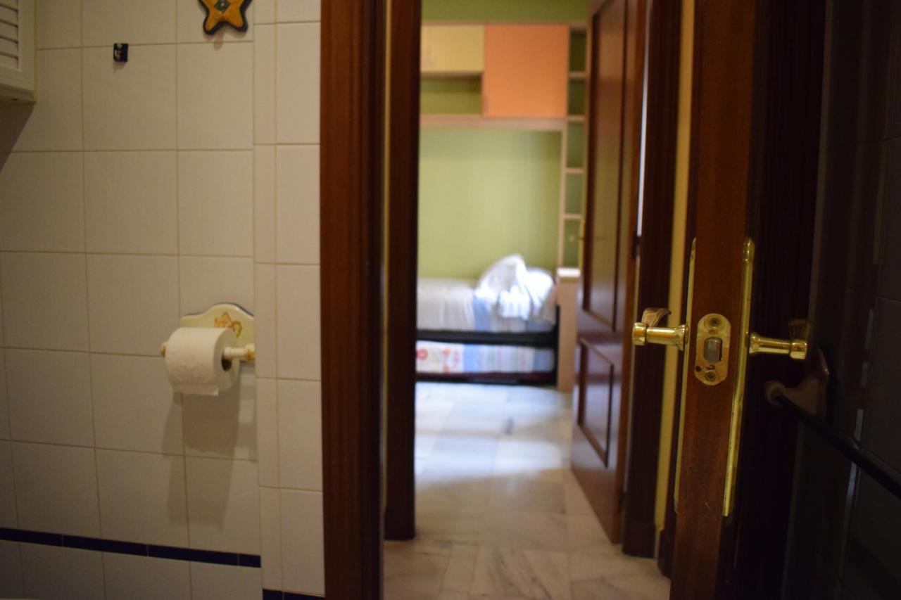 Duplex Donkey Parking Apartment Sevilla Bagian luar foto
