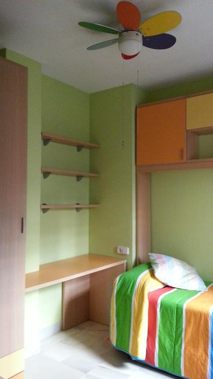 Duplex Donkey Parking Apartment Sevilla Bagian luar foto