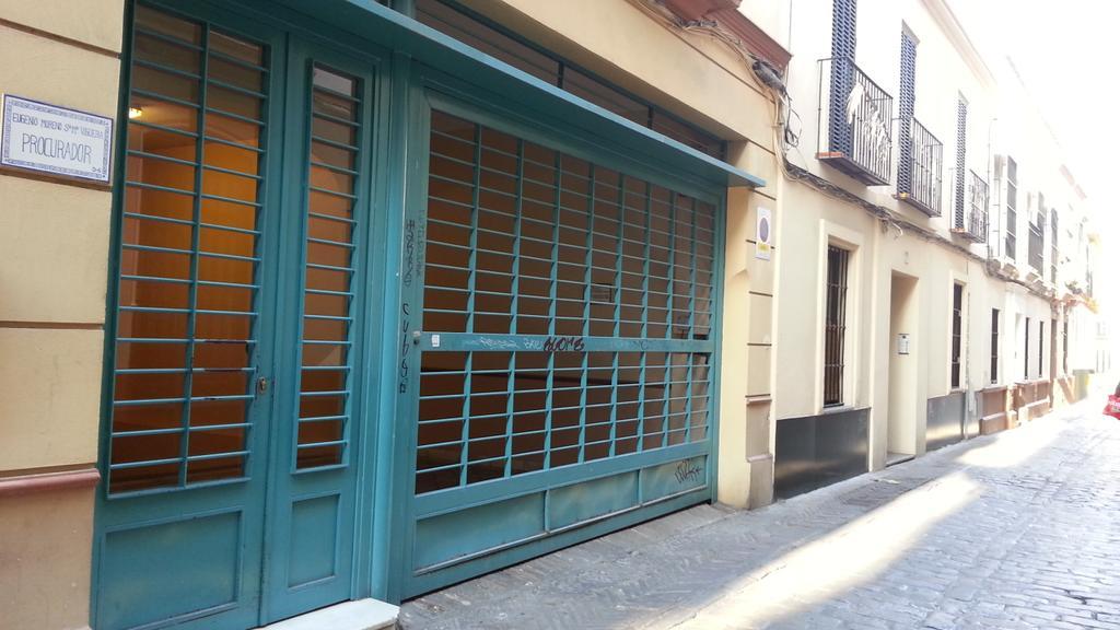 Duplex Donkey Parking Apartment Sevilla Bagian luar foto