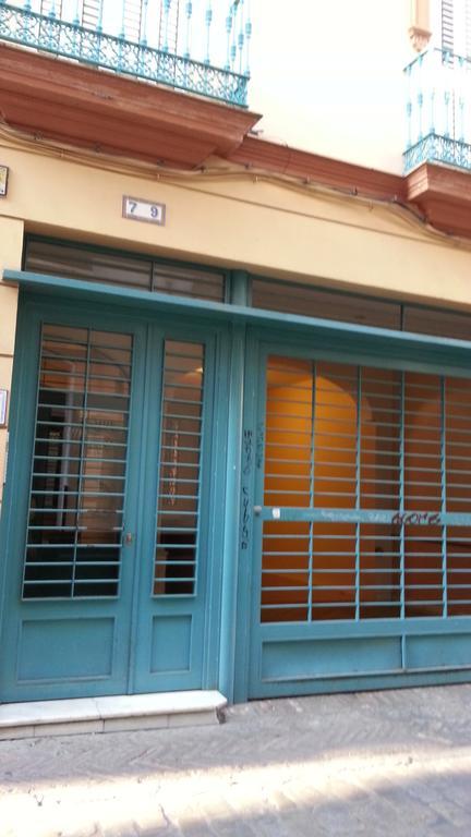 Duplex Donkey Parking Apartment Sevilla Bagian luar foto