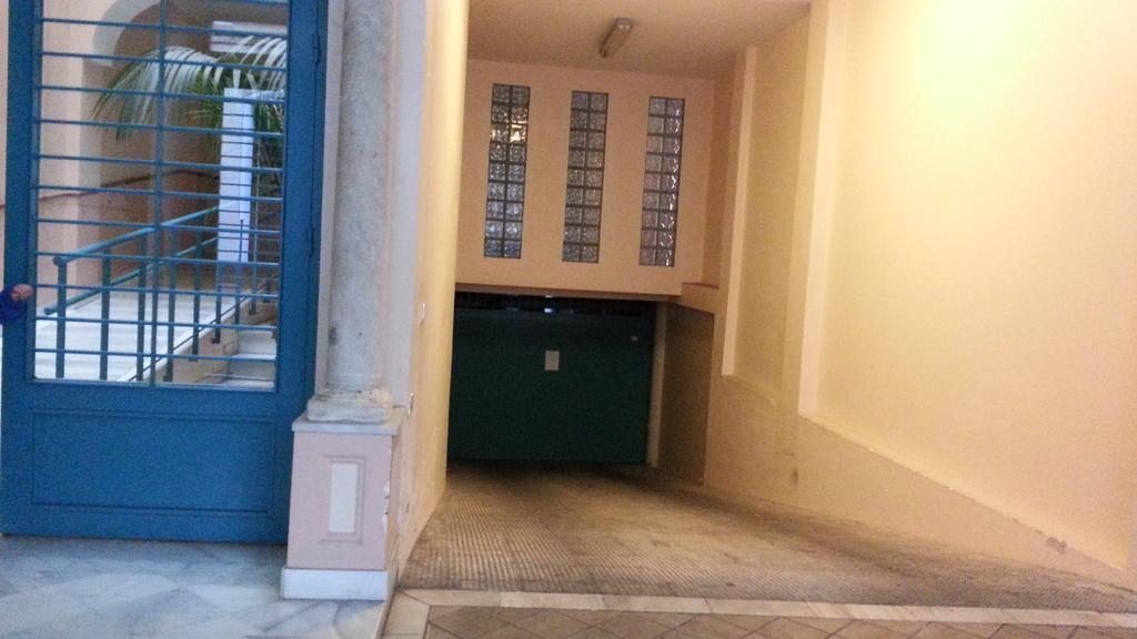 Duplex Donkey Parking Apartment Sevilla Bagian luar foto